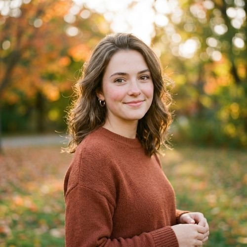 Sophia Bennett is a writer and digital researcher at Voxerina
